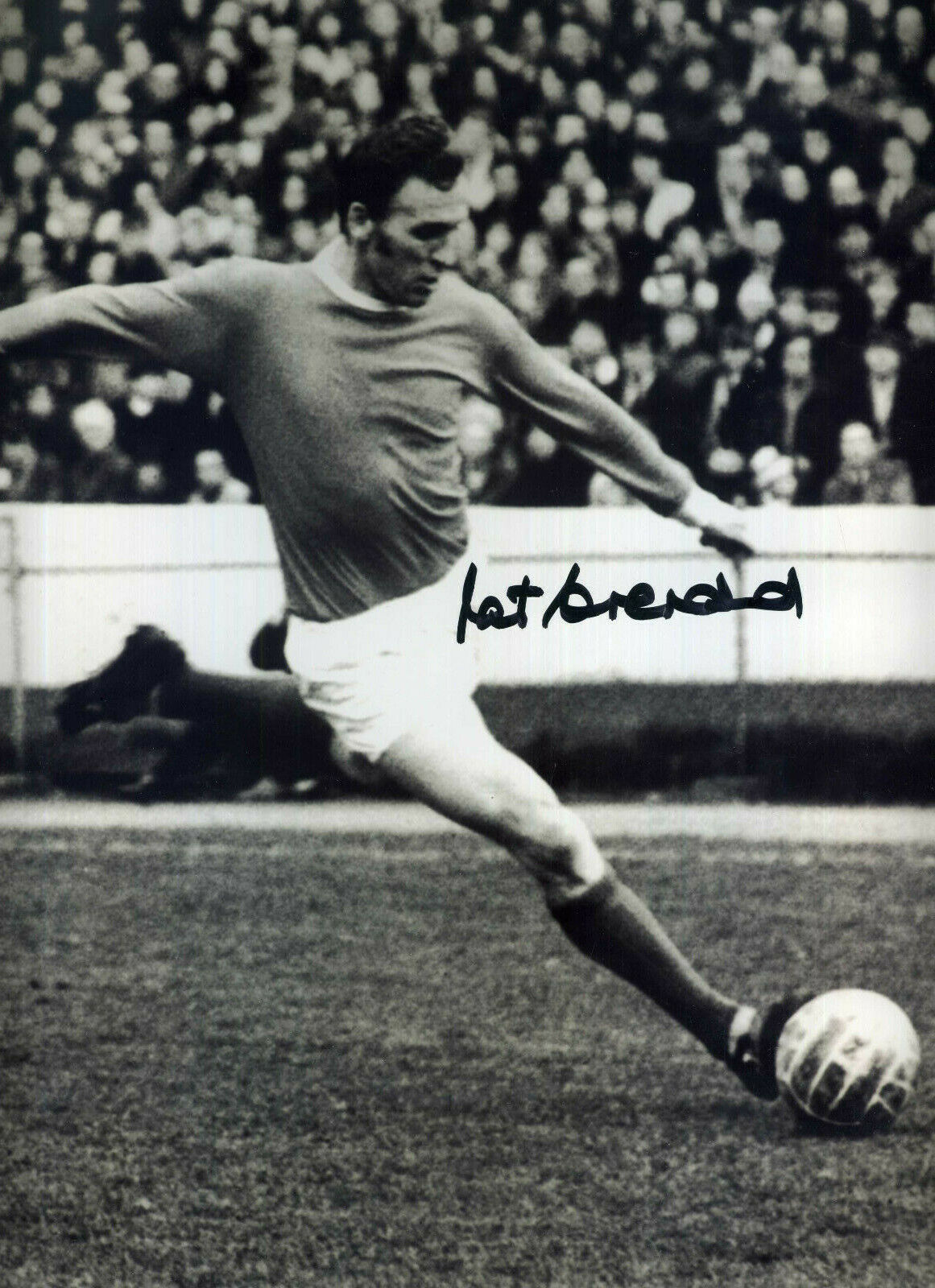 PAT CRERAND Signed Photo Poster paintinggraph - Manchester United & Scotland - Preprint