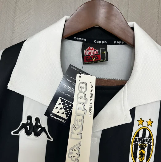 Retro Juventus 1999/2000 Home Football Shirt Thai Quality