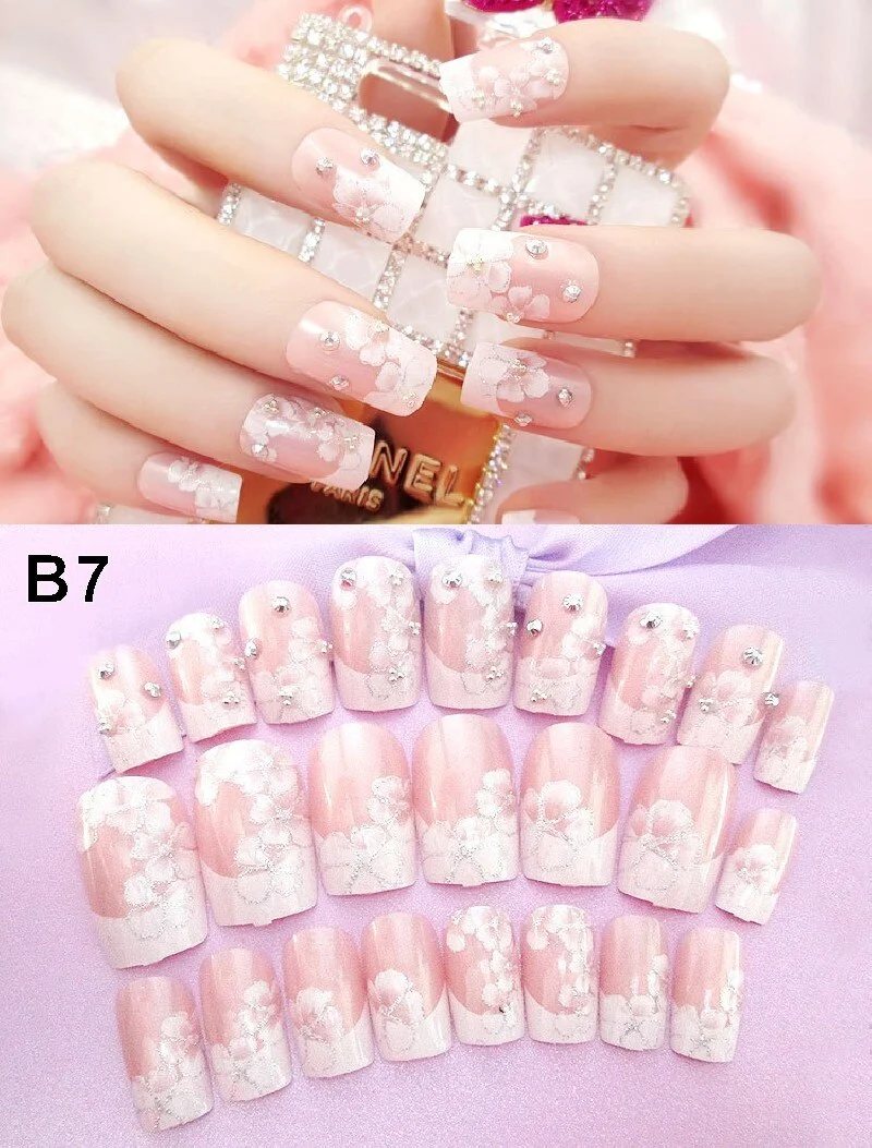 24Pcs/Set Vintage Gold Line False Nails Finished Short Design Full Cover Nail Tips Press on Nail Artificial Fake Nails with Glue-Nail Inspo