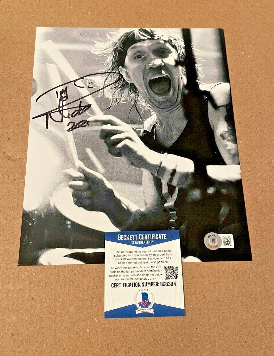 NICKO MCBRAIN SIGNED 8X10 IRON MAIDEN MUSIC Photo Poster painting BECKETT CERTIFIED #3