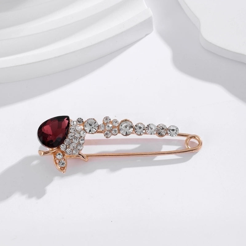 Casual Minimalist Cat Flower Strawberry Alloy Inlay Rhinestones Unisex Brooches