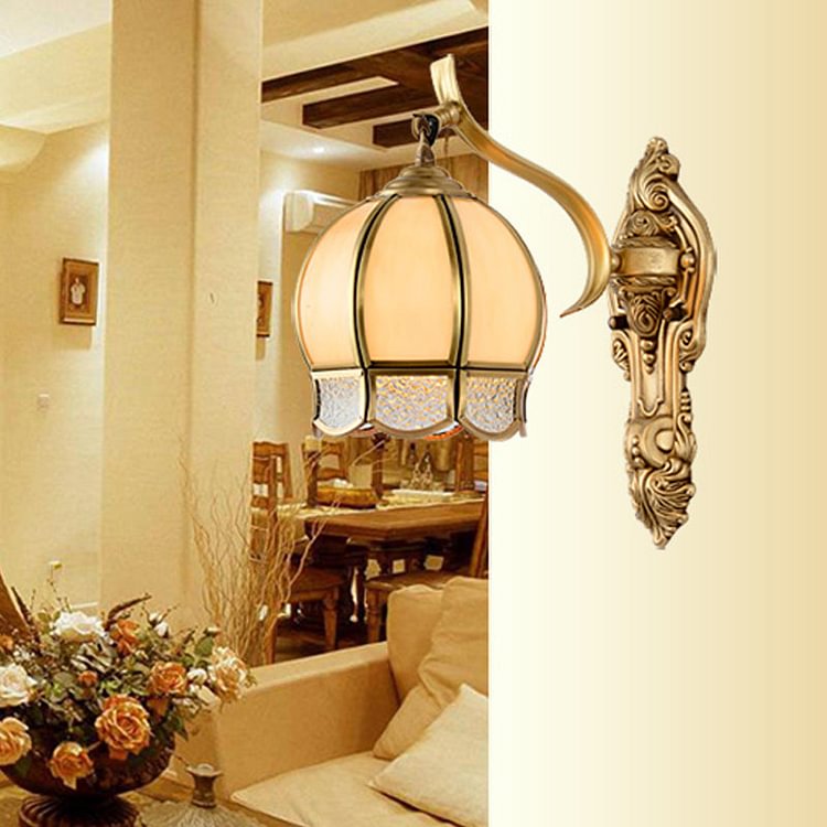 1 Head Wall Mount Light Traditional Spherical Tan Glass Sconce Lamp in Brass for Living Room