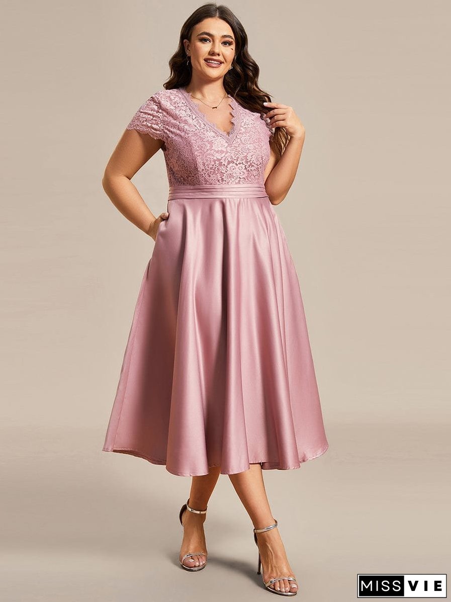 Elegant Plus Size Lace A-line Cocktail Dress with Pockets