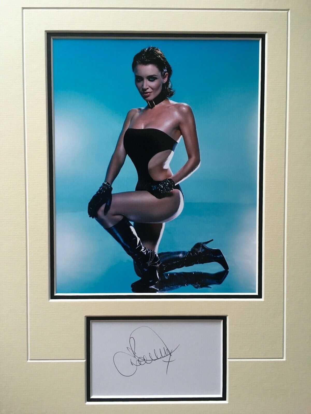 DANNII MINOGUE - CHART TOPPING SINGER , MODEL & ACTRESS - SIGNED Photo Poster painting DISPLAY