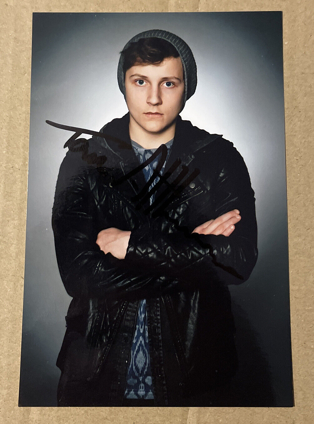 THOMAS ATKINSON - EMMERDALE POSTCARD 6x4 Photo Poster painting Hand SIGNED Autograph Actor