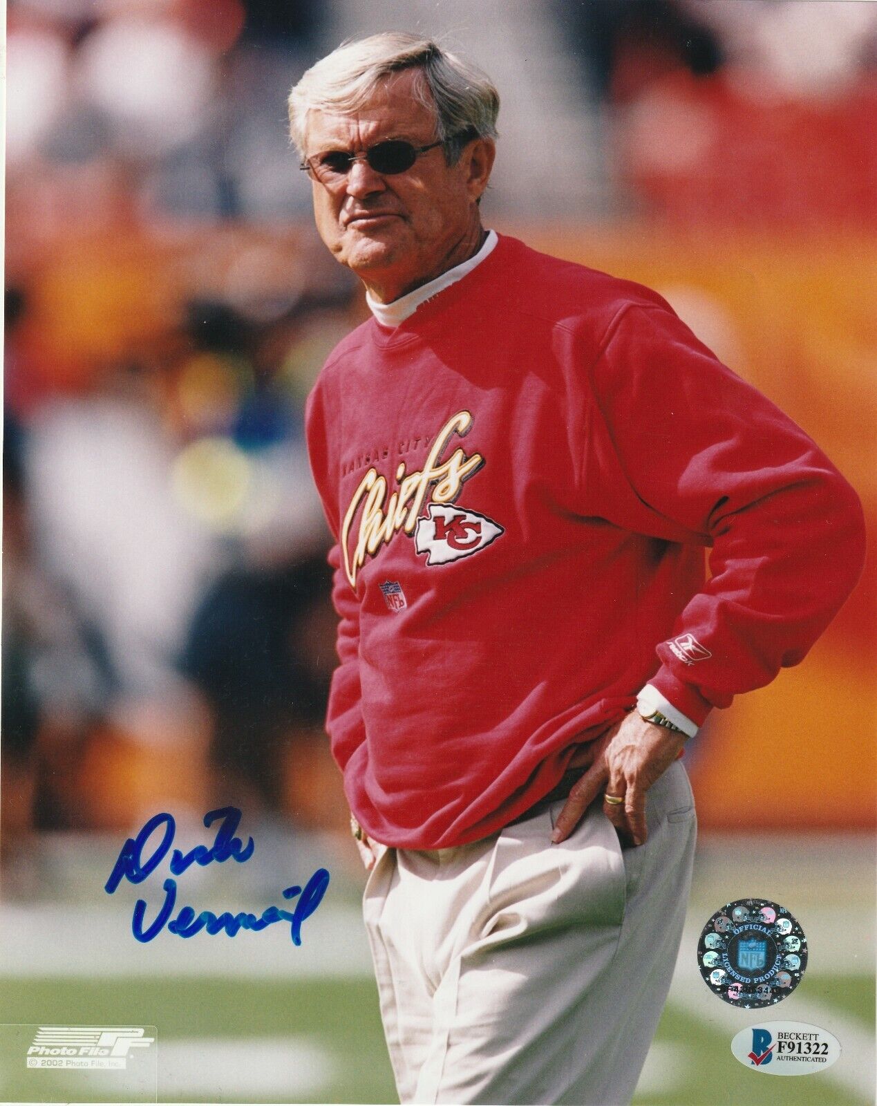 DICK VERMEIL Signed Kansas City CHIEFS 8x10 Photo Poster painting with Beckett COA (BAS)