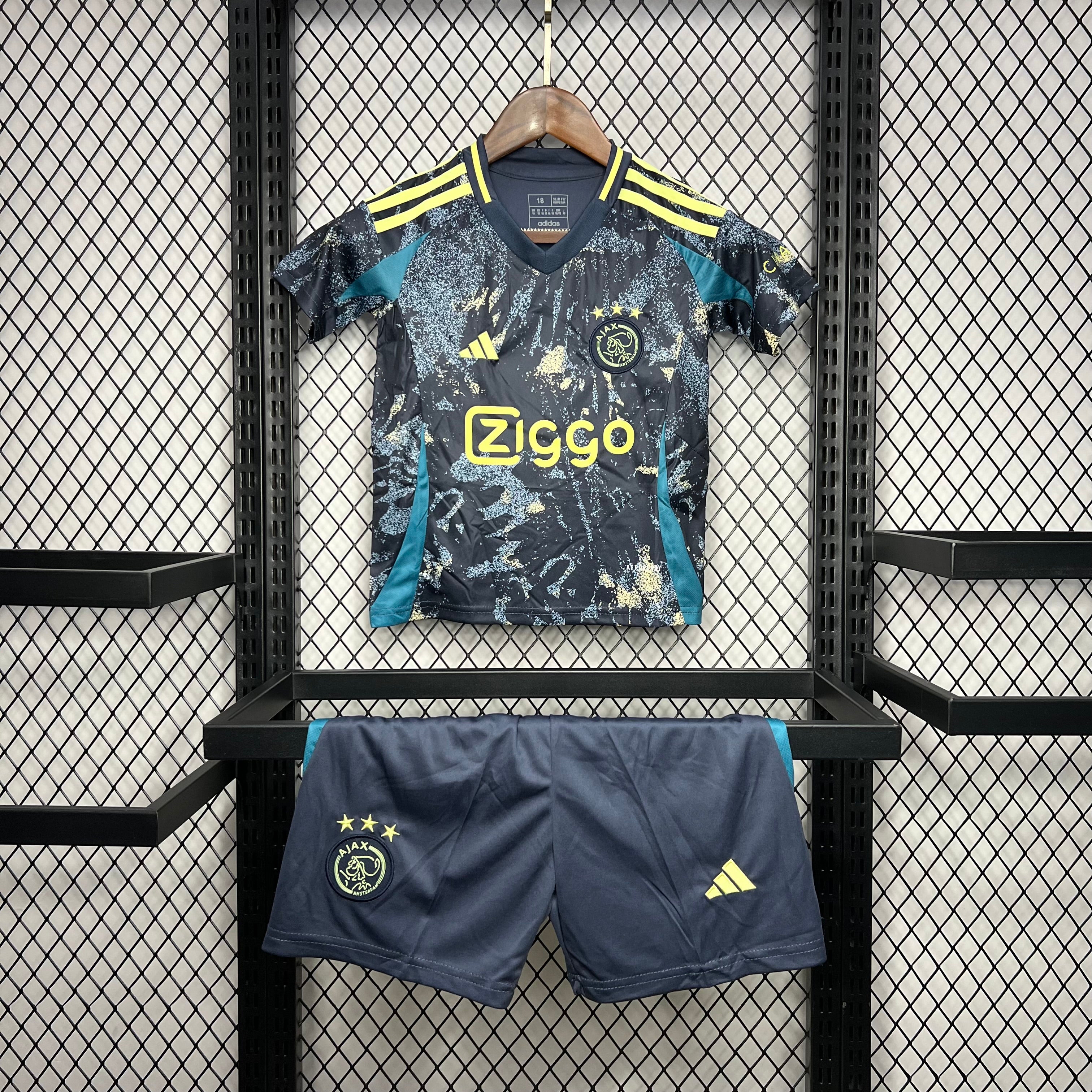 Kit Enfant AJAX Amsterdam Maillot De Fou, site maillot de foot pas cher