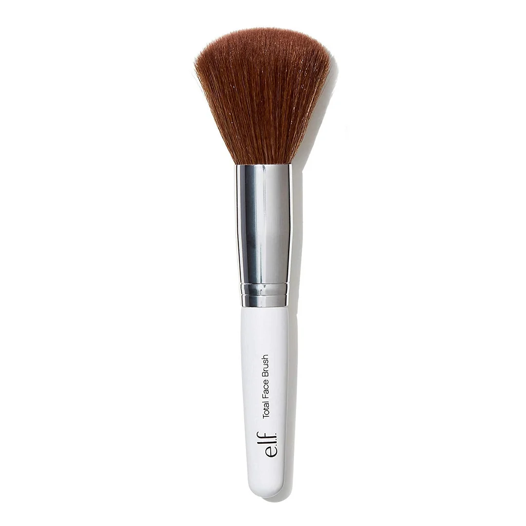 Cosmetics Total Face Makeup Brush for Complete Coverage and a Flawless Finish