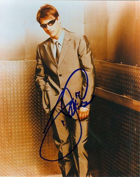 Tom Cruise Signed - Autographed Legendary Actor 8x10 inch Photo Poster painting with Certificate