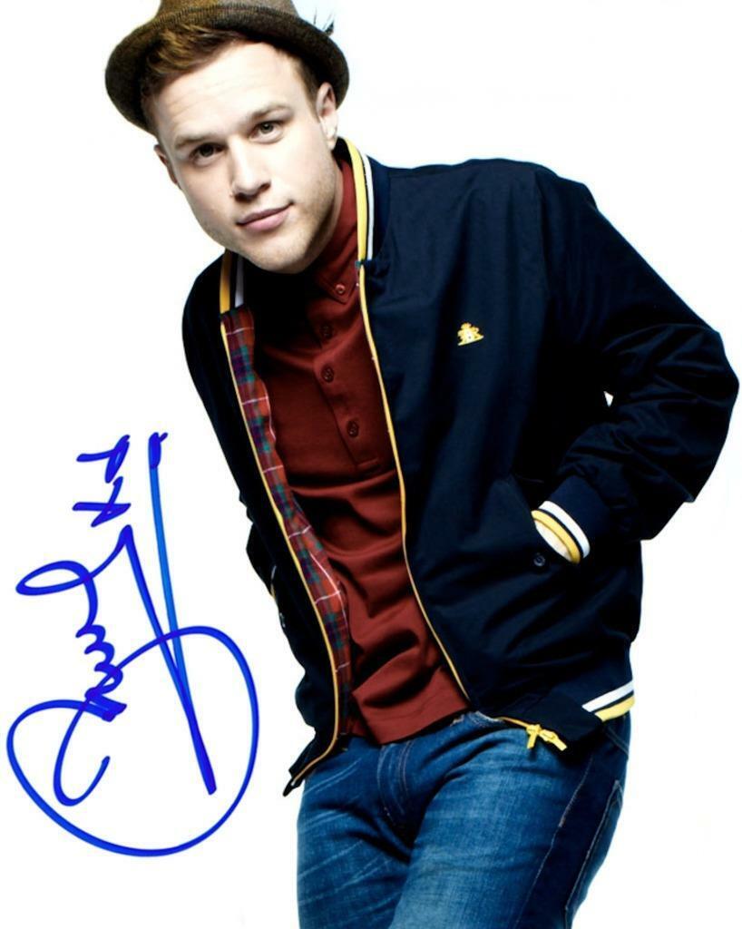 Oliver Olly Stanley Murs SIGNED AUTOGRAPHED 10 X 8