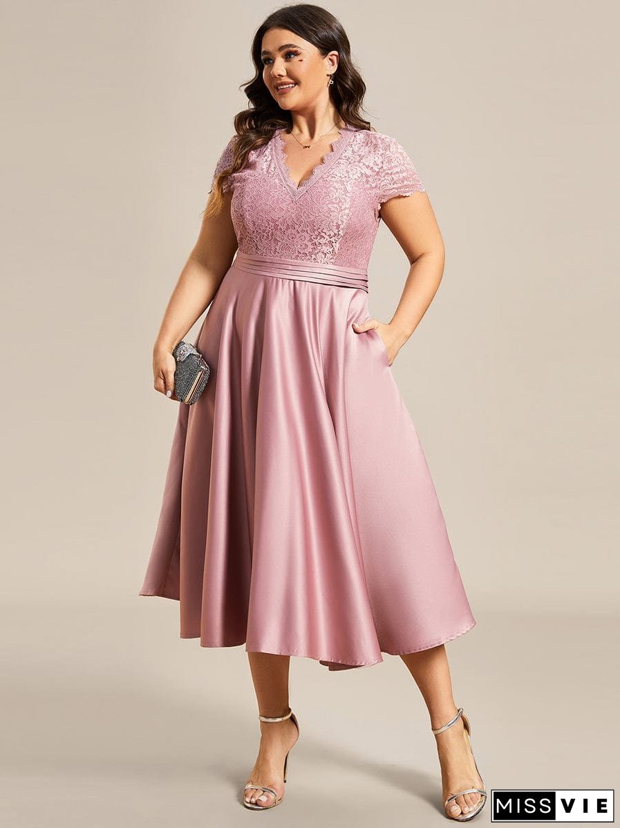 Elegant Plus Size Lace A-line Cocktail Dress with Pockets