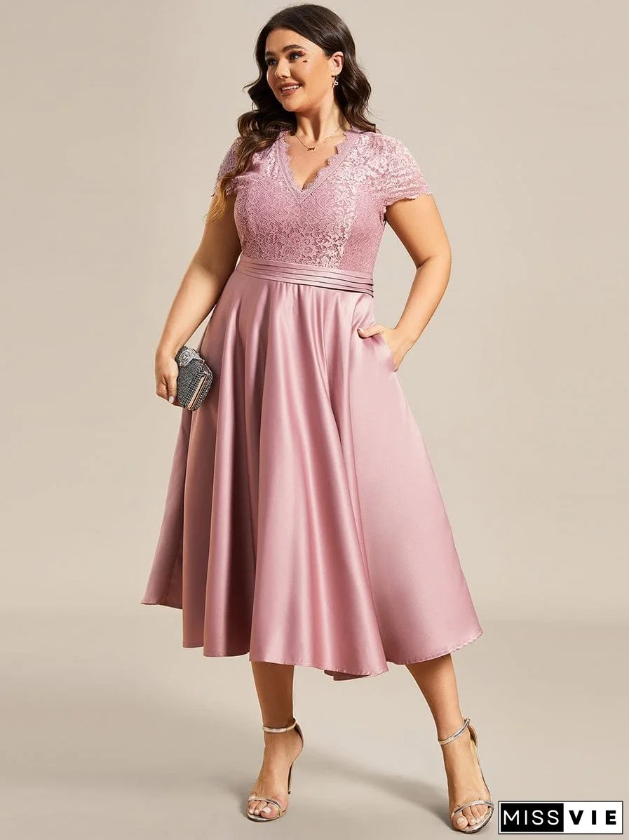 Elegant Plus Size Lace A-line Cocktail Dress with Pockets