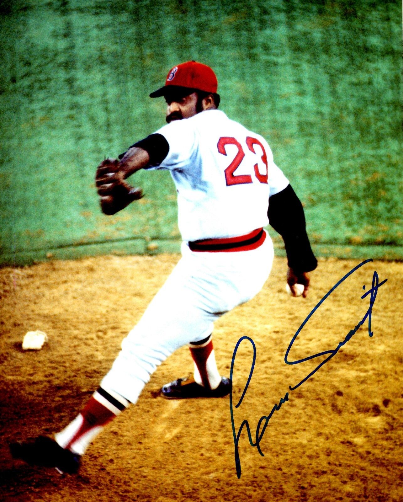 Signed 8x10 LUIS TIANT Boston Red Sox Autographed Photo Poster painting - COA