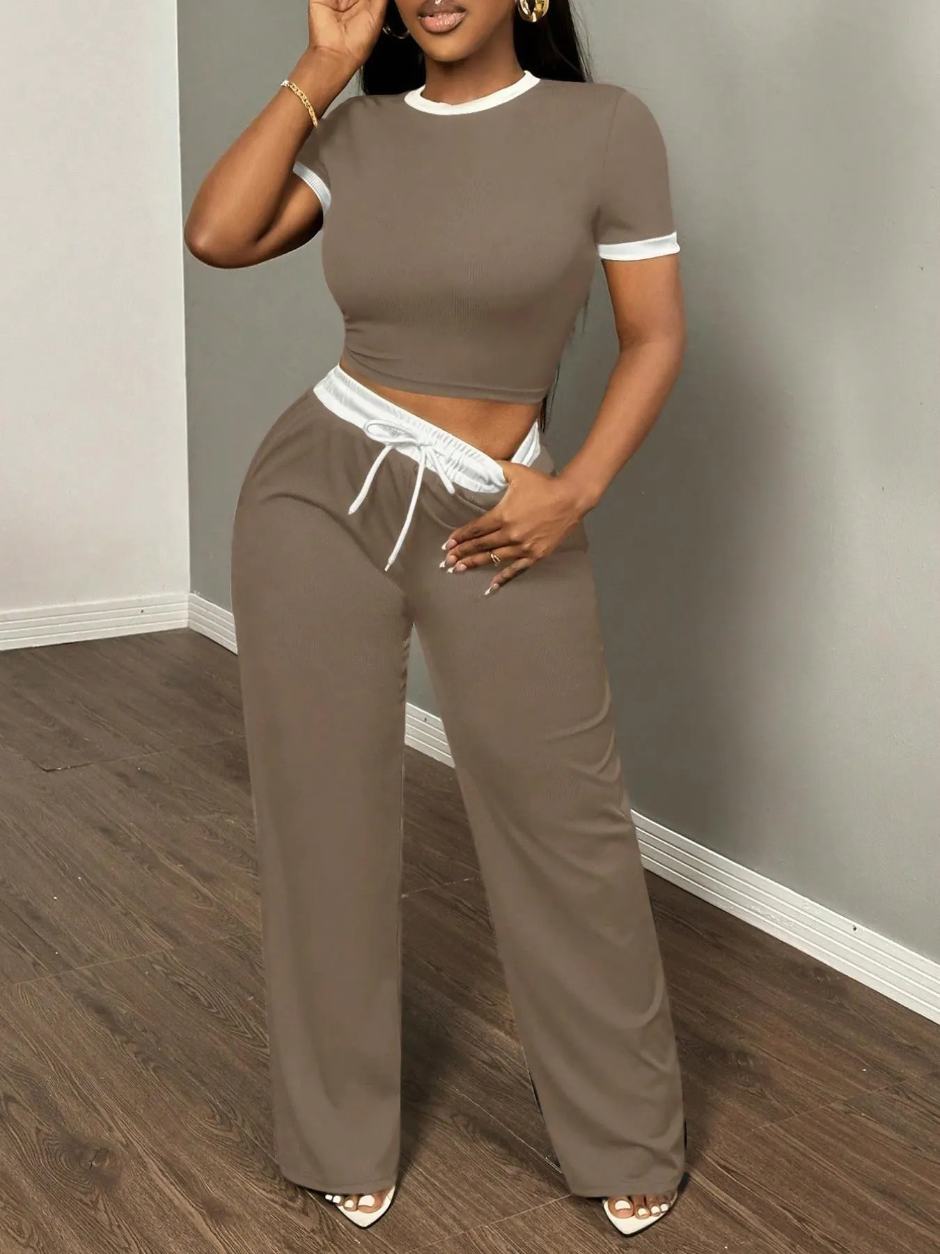 Women's New Casual Color-Blocked Round Neck Short Sleeve Two-Piece Set, Matching Clothing Set, Adjustable Drawstring Waist with Side Pockets, All-Season Womenswear Fit, Clothes