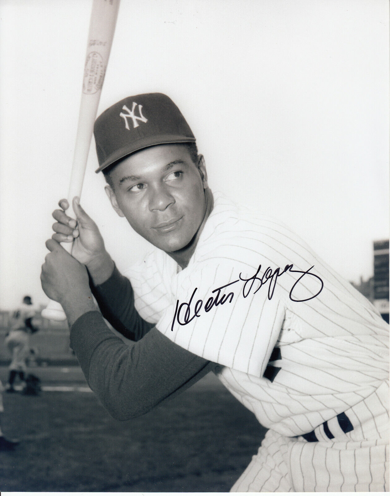 Hector Lopez Pose 2 8x10 Signed Photo Poster painting w/ COA New York Yankees