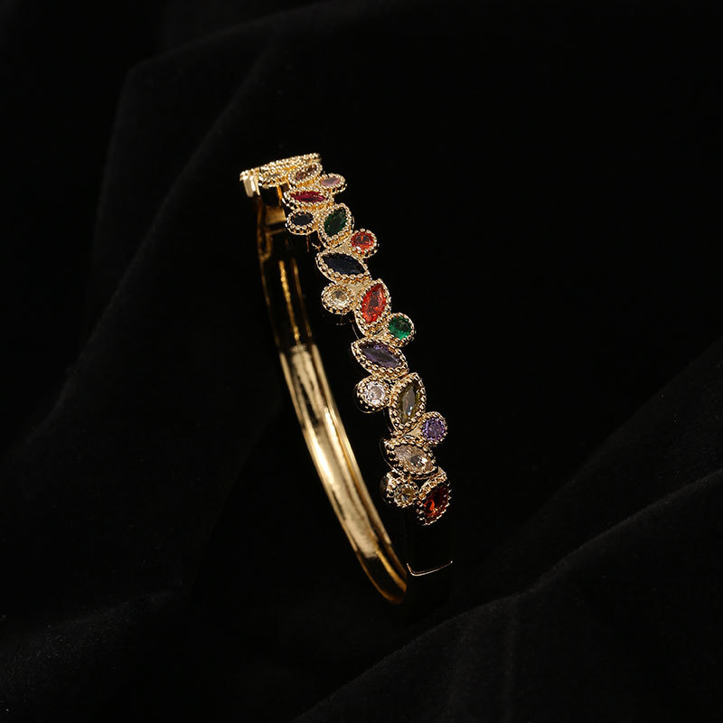 Mature Ladies Copper Micro Inlaid Zircon Net Red Leaf Bracelet