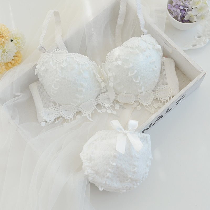 Sexy Lingerie Lace Padded Bra 3 Breasted Push Up Women Underwire Adjusted-straps Love Heart Dot Comfortable Underwear Sets