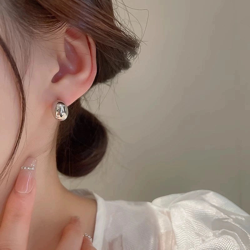 S925 Silver Needle Fashion Light Luxury Niche Advanced Photosensitive Surface Bean Stud Earrings Elegant Personality  Earrings Earrings For Women