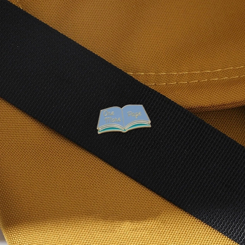 Preppy Style Modern Style Streetwear Letter Heart Shape Alloy Stoving Varnish Plating Unisex Corsage Brooches Collar Pin