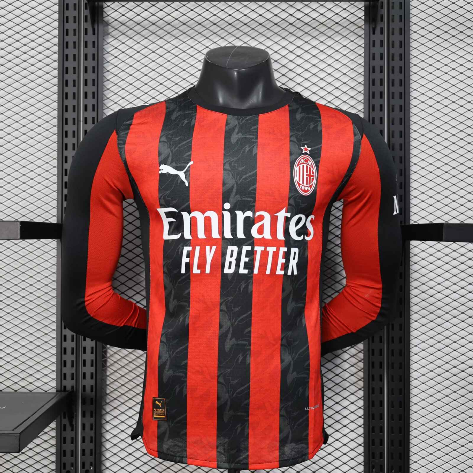 2025/2026 Player Version Long Sleeve AC Milan Home Football Shirt 1:1 Thai Quality（The player version jersey is a bit tight, please pay attention to the size selection）
