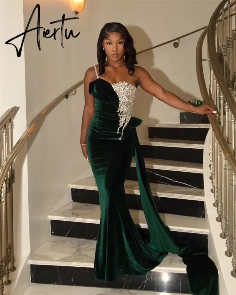 Aiertu Dark Green Velvet Spaghetti Beaded Appliques Prom Dresses For Black Girls Mermaid Formal Occasion Dress With Train Birthday Gown Aiertu
