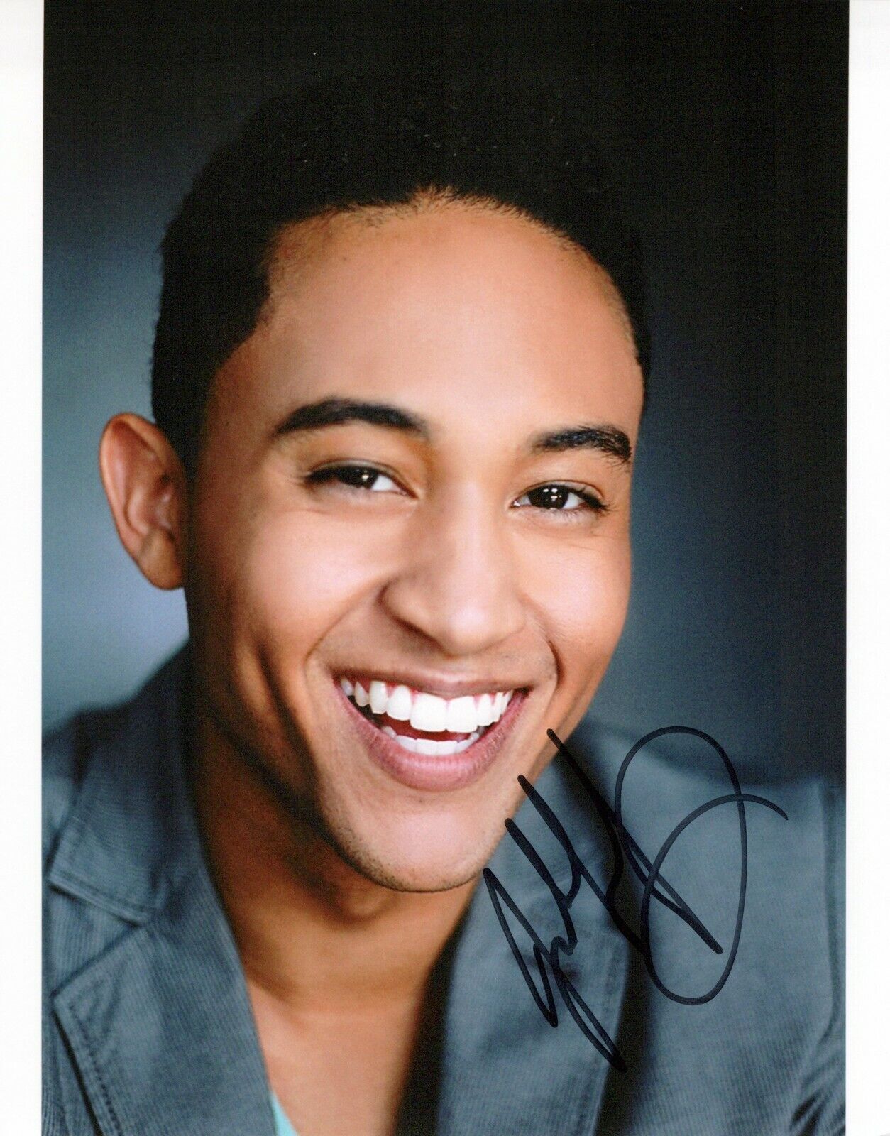 Tahj Mowry head shot autographed Photo Poster painting signed 8x10 #2