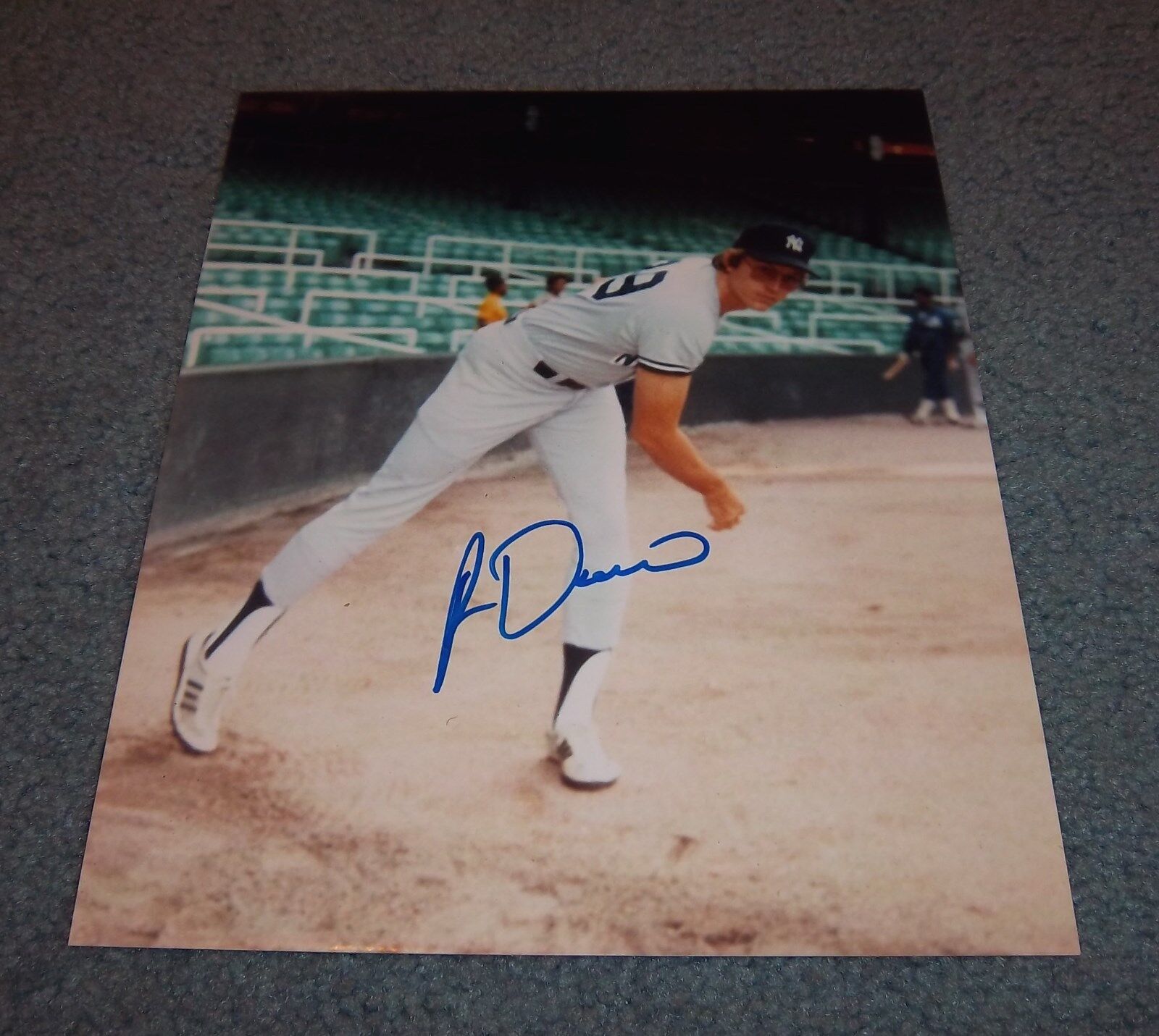 NY Yankees Ron Davis Signed Autographed 8x10 Photo Poster painting