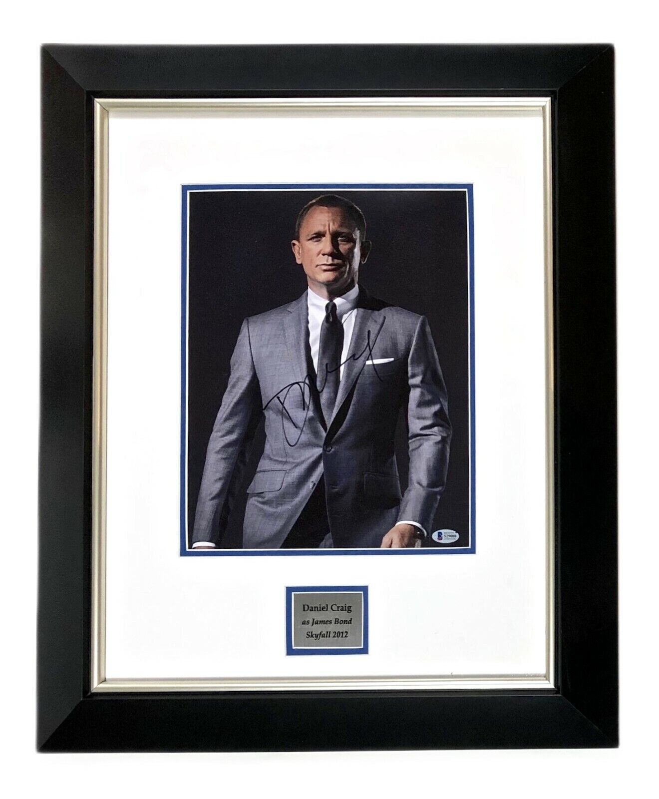 DANIEL CRAIG Autographed SIGNED 11x14 JAMED BOND SKYFALL Photo Poster painting FRAMED BECKETT