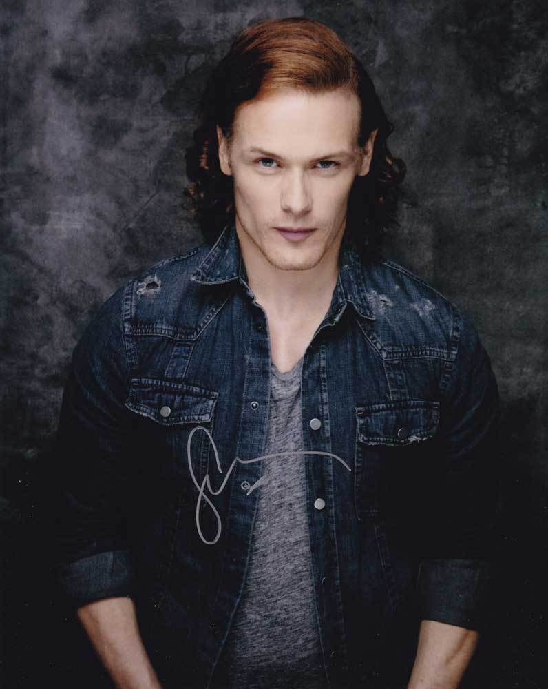 Sam Heughan In-Person AUTHENTIC Autographed Photo Poster painting SHA #32811