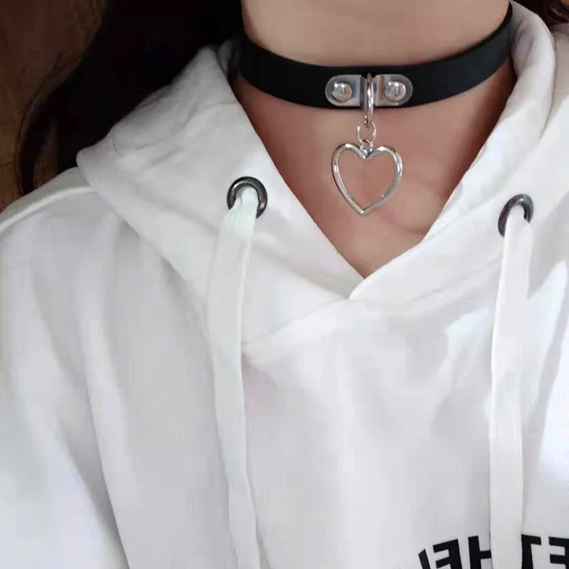Billionm Fashion Sexy Harajuku Handmade Heart Pendant Choker Laser Light Necklace Punk Cute kawaii Leather Collar Chocker Spikes Torques