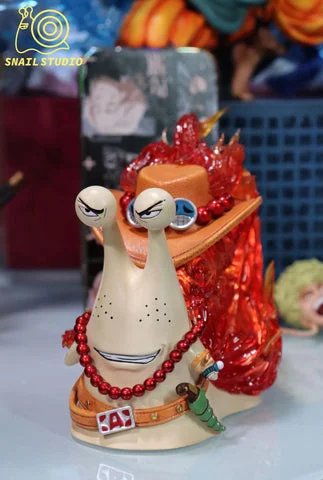 DEN DENMUSHI GOD DEN DENMUSHI GOD One Piece Transponder Snail Speaker Figure Golden