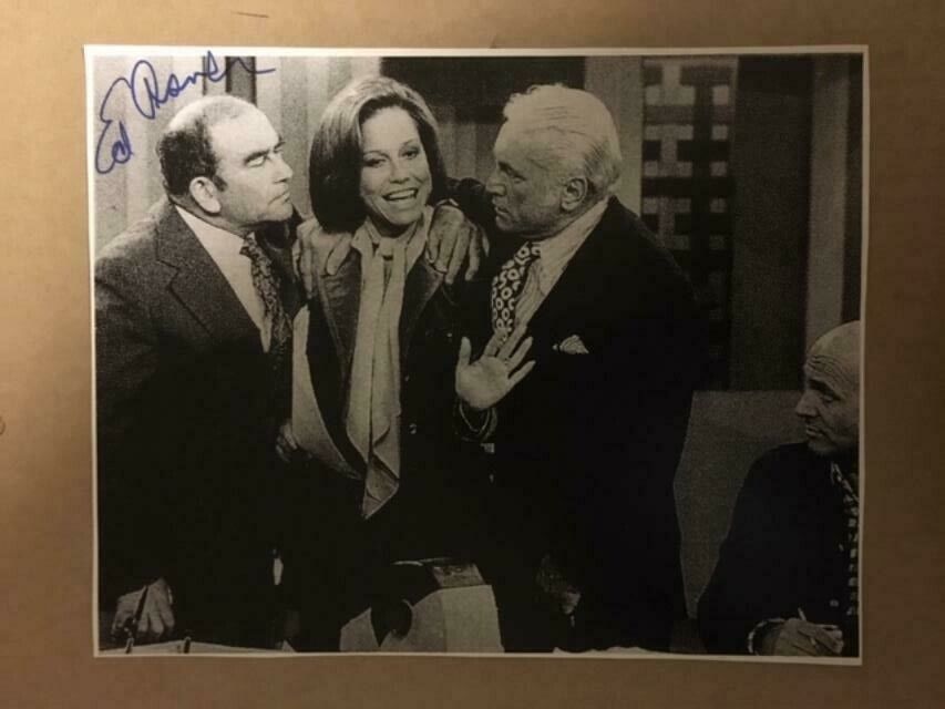 Ed Asner Boldly Signed 8x10 Photo Poster painting From Mary Tyler Moore Show with COA