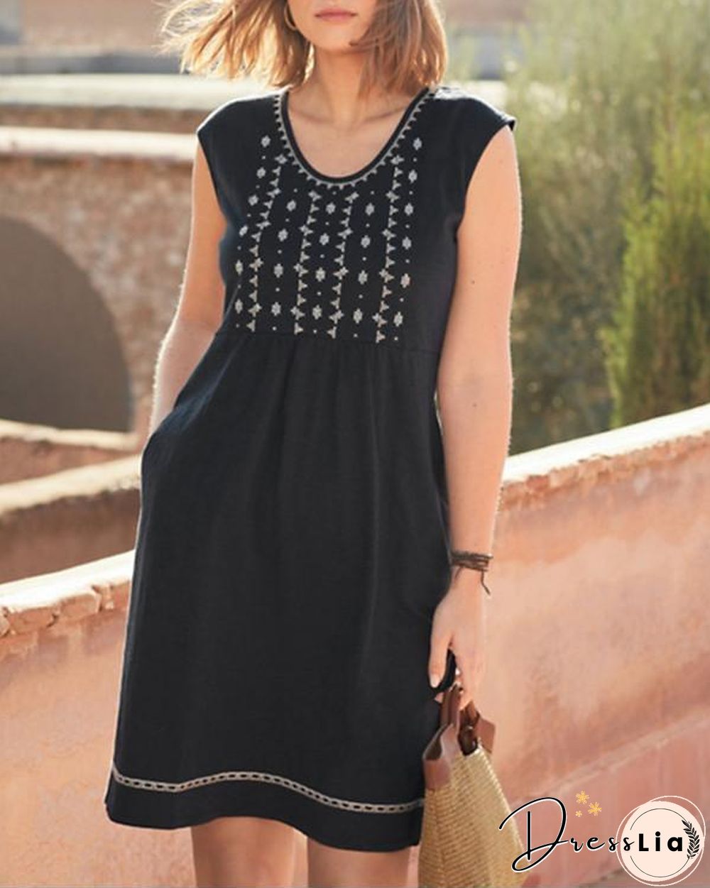 Casual Embroidered Sleeveless Dresses