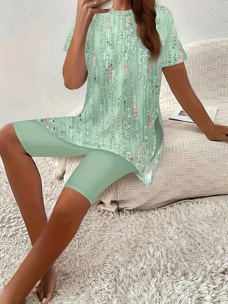 Stylish Women's Printed Casual T-Shirt And Shorts Set