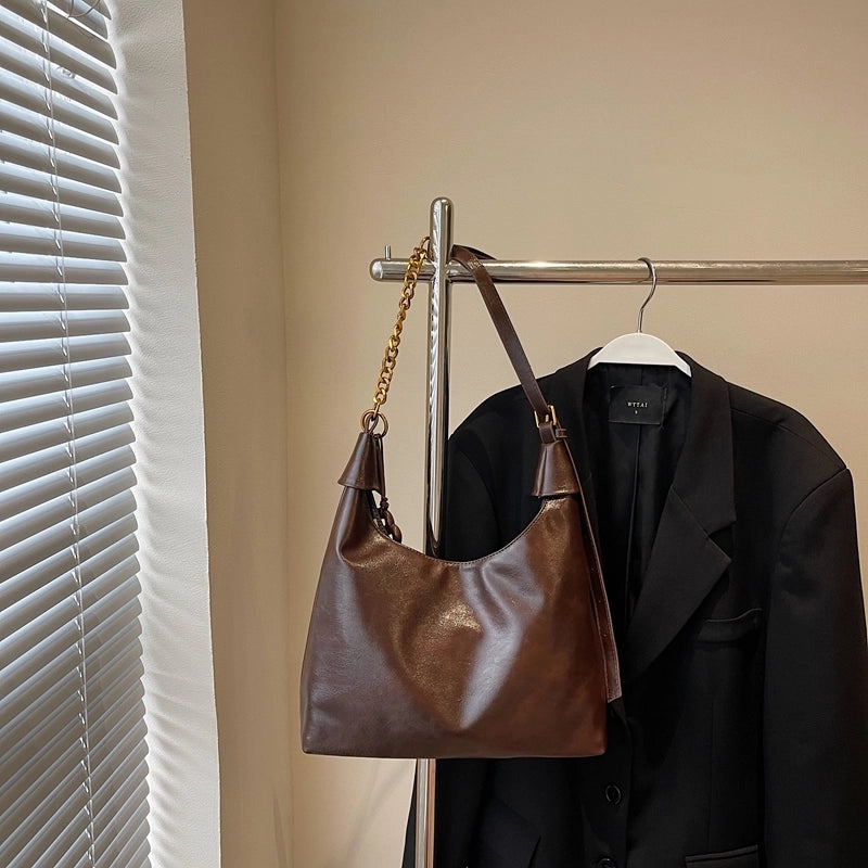 Women’s Medium Pu Leather Solid Color Classic Style Streetwear Square Zipper Underarm Bag