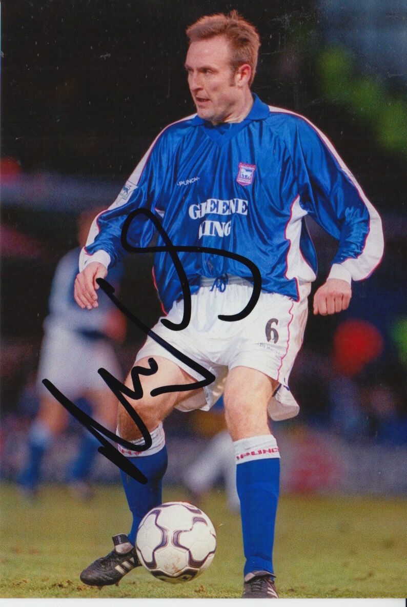 IPSWICH TOWN HAND SIGNED MARK VENUS 6X4 Photo Poster painting 1.