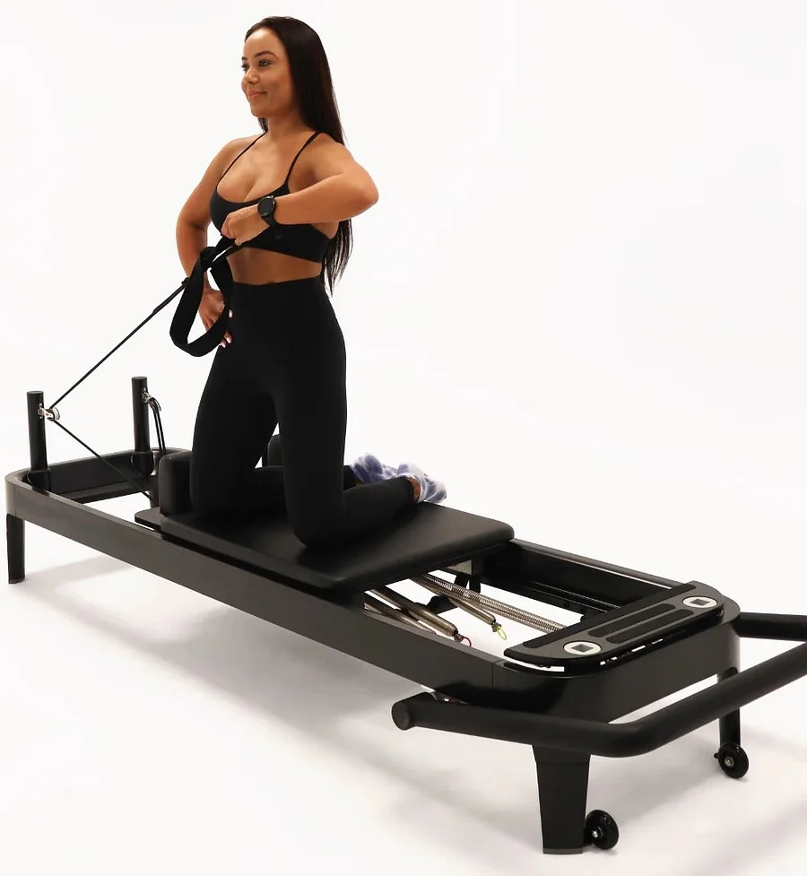 スポーツ・フィットネス Reformer Workout using the Infinity Reformer Workout using the Infinity Footbar®