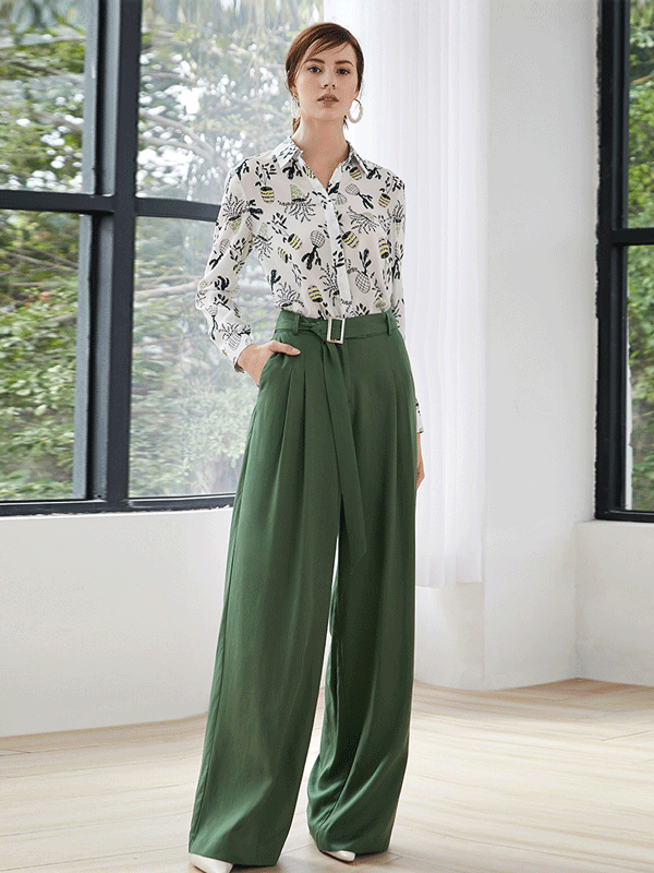 Blouse en soie à manches longues et col V avec boutton devant 1