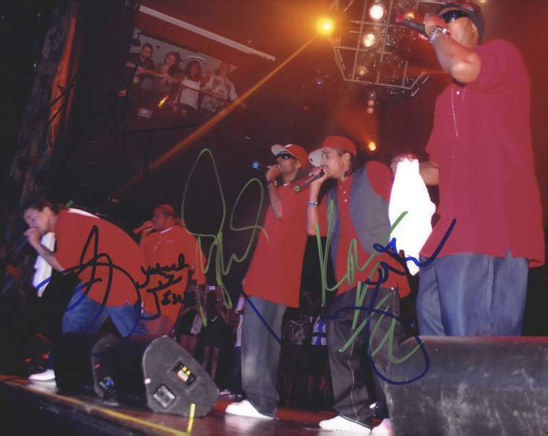 Bone-Thugs N-Harmony authentic signed rap 8x10 Photo Poster painting W/Certificate Autograph 099