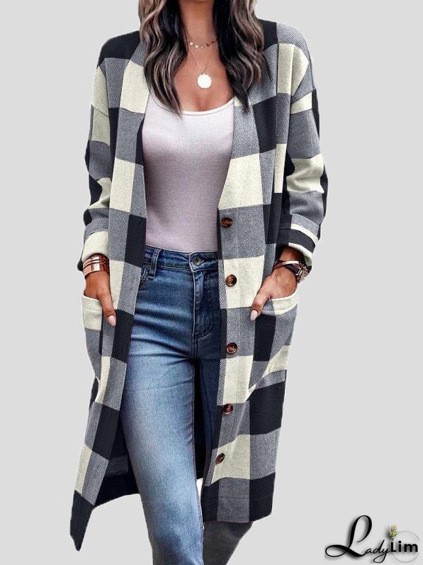 Fashionable and Minimalist Cardigan