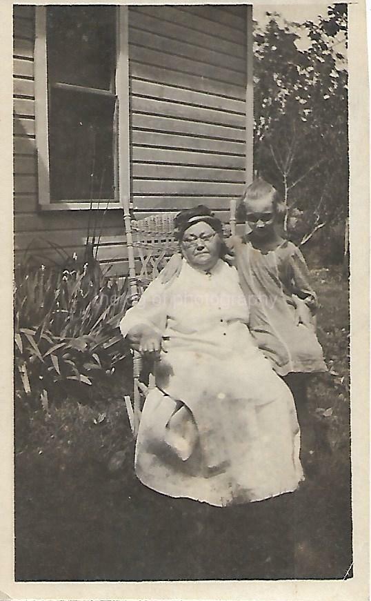 Grandma's Girl ANTIQUE FOUND Photo Poster paintingGRAPH Portrait bw Original OLD Vintage 012 20