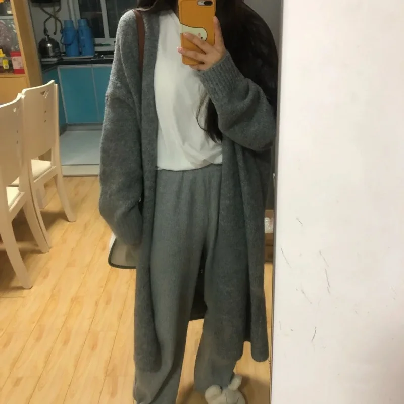 Uveng Uveng Lazy Wind V-Neck Sweater Women's Autumn And Winter 2024 New Niche Design College Wind Knitting Top