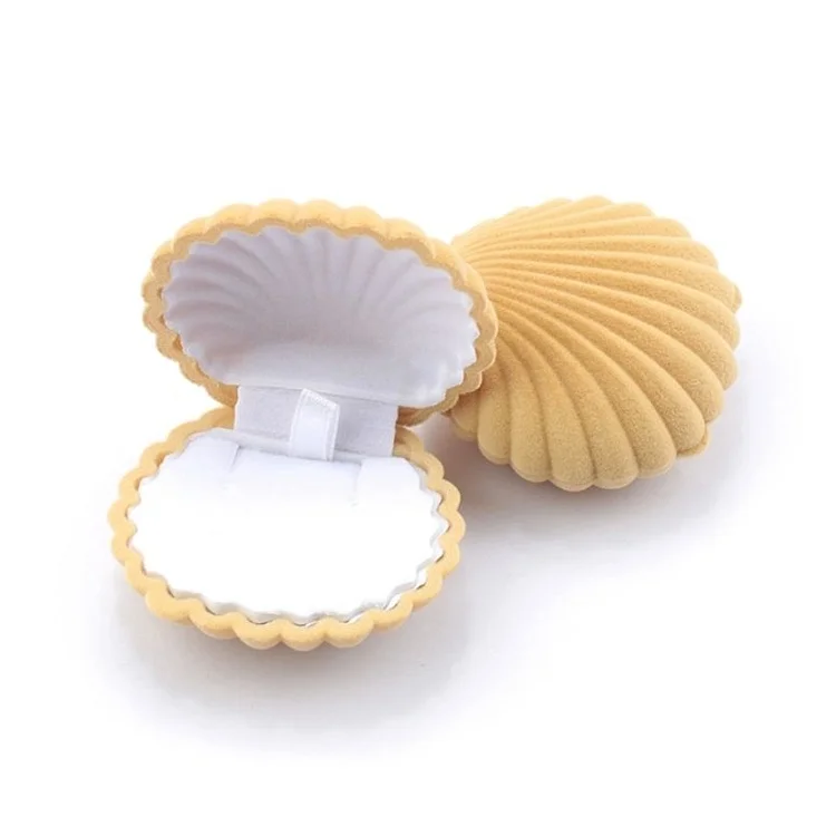 Soft Yellow Clam Jewelry Box