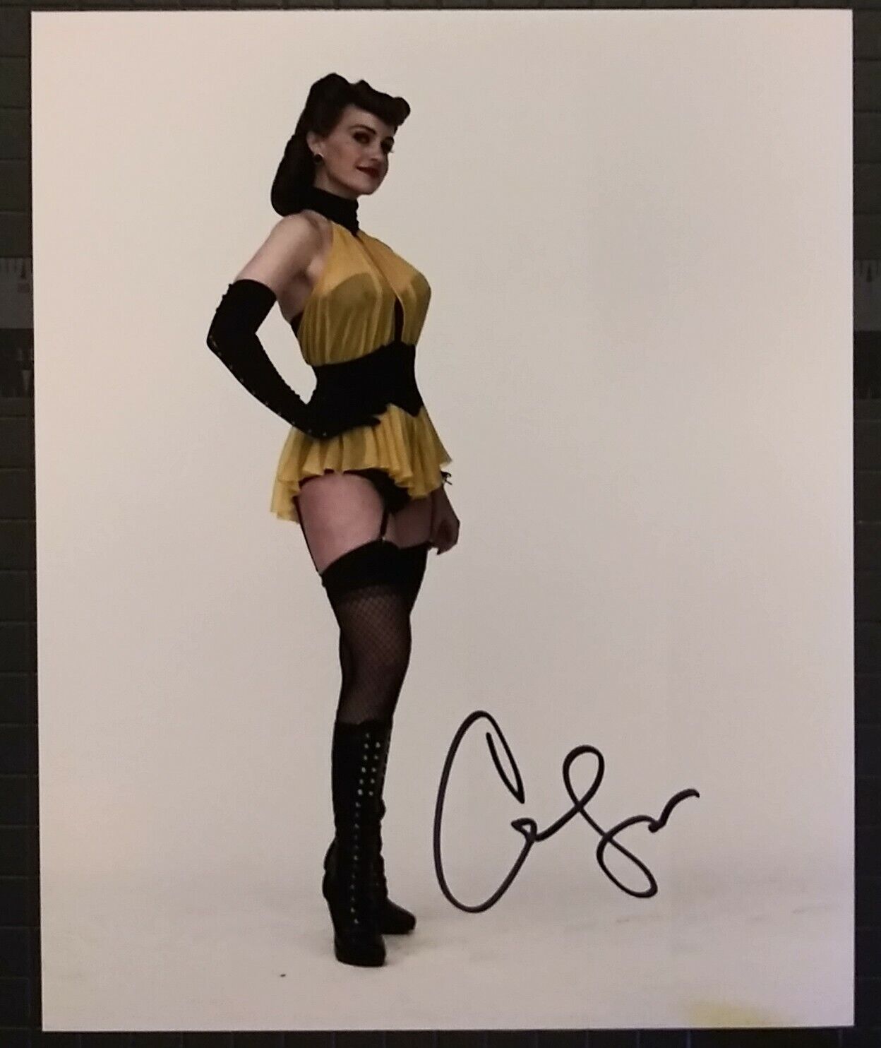 Carla Gugino signed 8x10