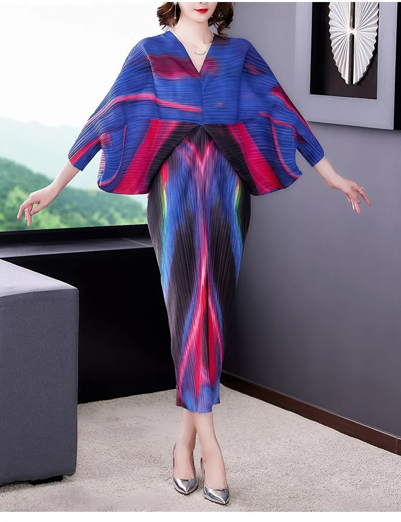 Pleated gradient contrast color bat sleeve dress