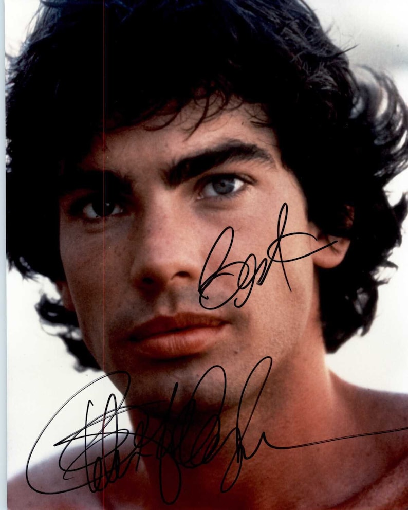 Peter Gallagher Signed Autographed Glossy 8x10 Photo Poster painting - COA Matching Holograms