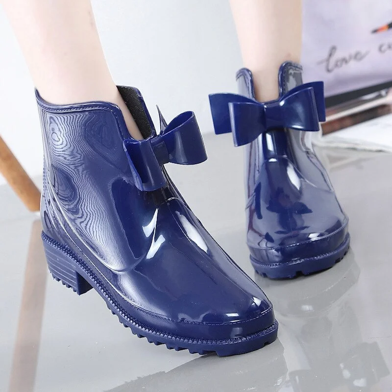2020 New Fashion Women Rain Boots Fashion Non-Slip Women's Water Shoes Flat Bottom Women Velvet Short Tube Warm Overshoes D1307