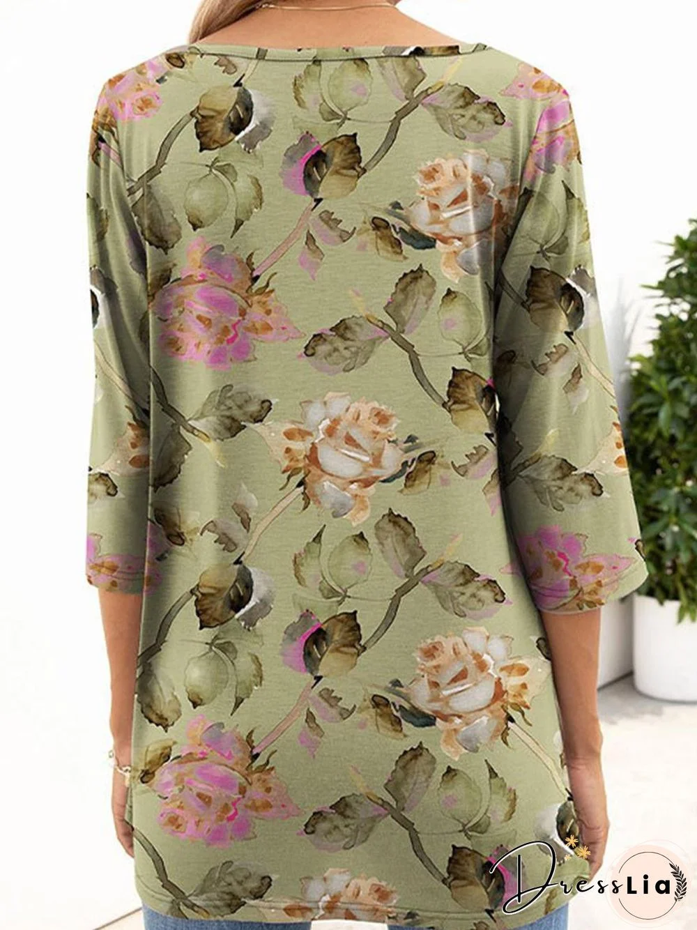 Printed V-Neck 3/4 Sleeve T-Shirt