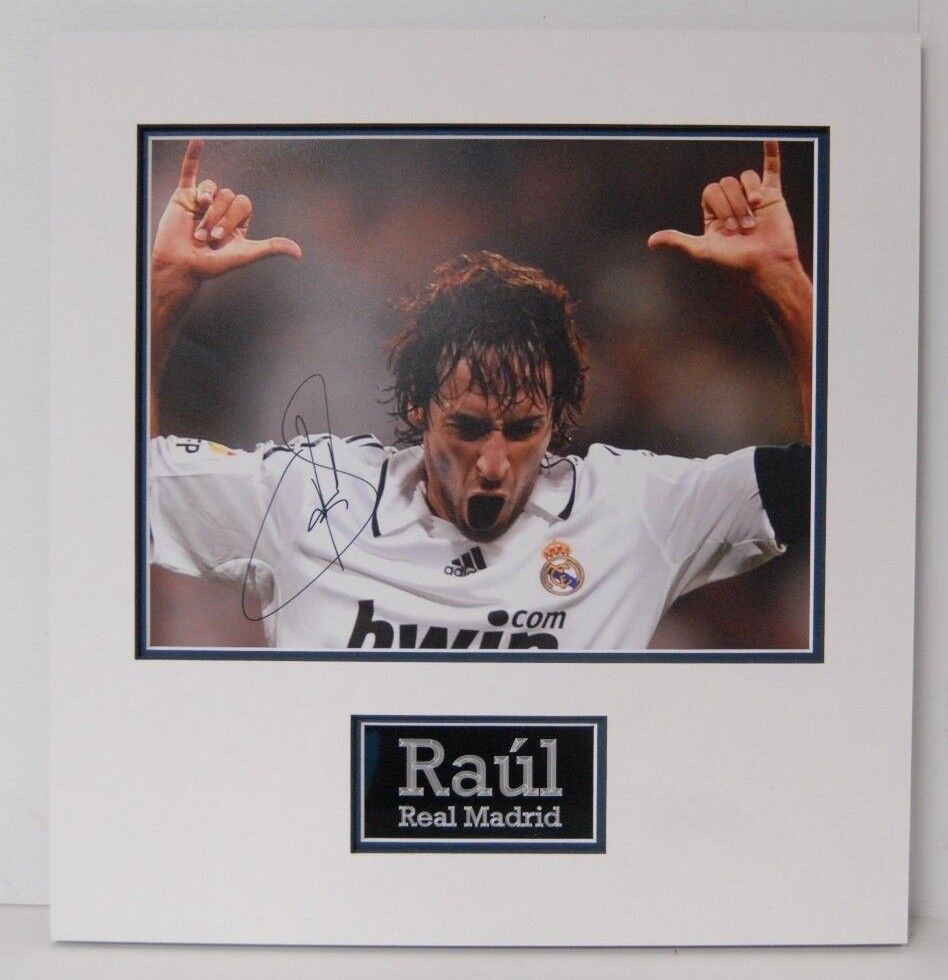 Raul Signed 14X11 Photo Poster painting Real Madrid Mounted Photo Poster painting Display AFTAL COA (G)