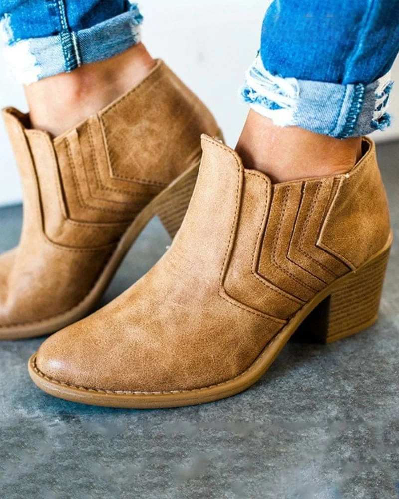 Elegant and detailed supportive Boots